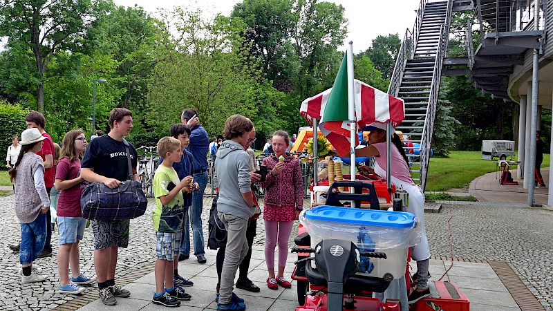 Das Eis-Uli-Mobil war auch wieder dabei.