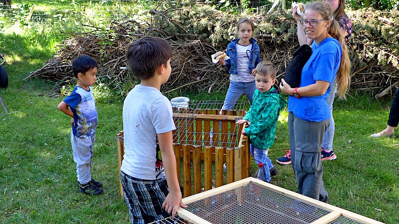 Die Kinder- und Jugendfarm war wieder mit einen Streichelzoo dabei.