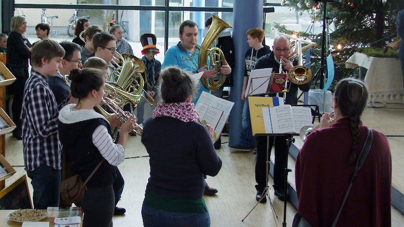 Zur Einstimmung spielte der Posaunenchor.