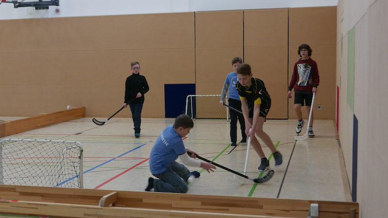 Neben Sport und Spiel wurden in der Schulsporthalle...